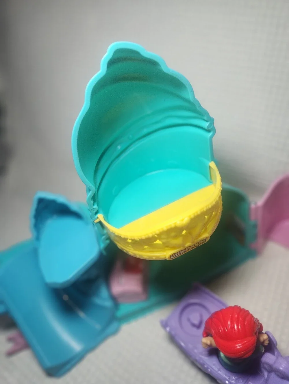 Little People Ariel Grotto Mermaid Playset - With 1 Figure And 1 Accessory Works